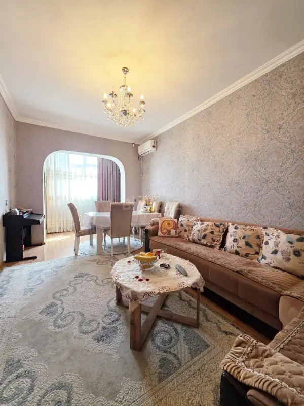 Satılır 4 otaqlı mənzil 120 m²