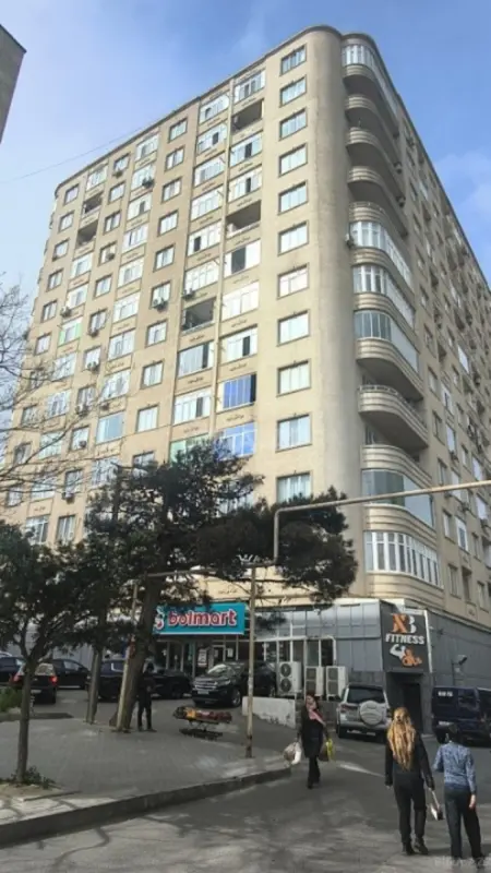 Kirayə verilir 4 otaqlı mənzil 164 m²
