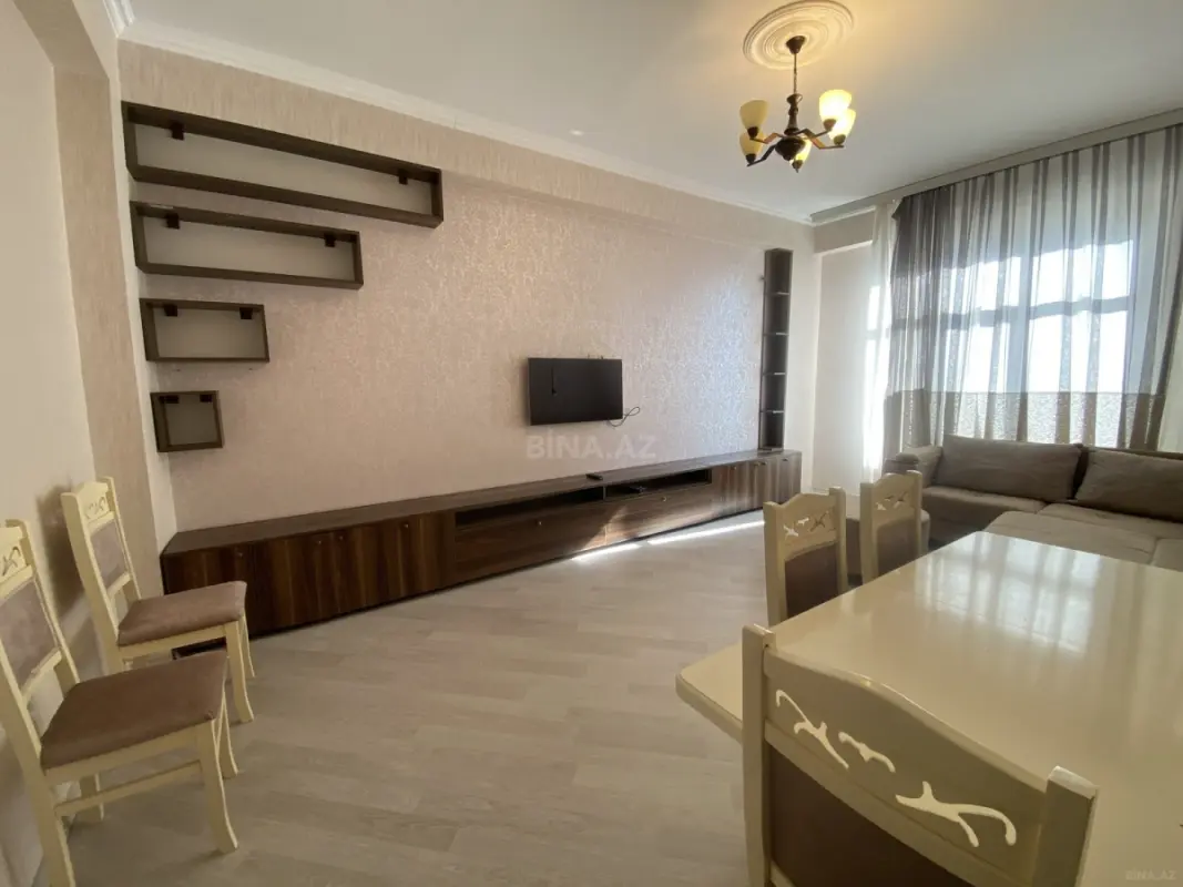 Kirayə verilir 2 otaqlı mənzil 80 m²