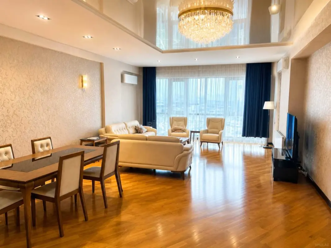 Kirayə verilir 3 otaqlı mənzil 250 m²
