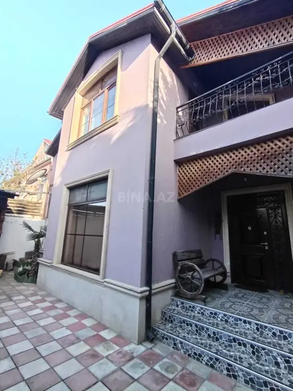 Satılır 4 otaqlı həyət evi 250 m²