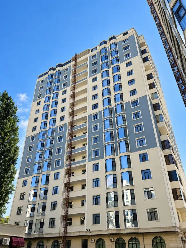 Satılır 3 otaqlı mənzil 136 m²