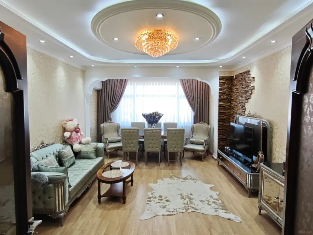 Satılır 3 otaqlı mənzil 125 m²