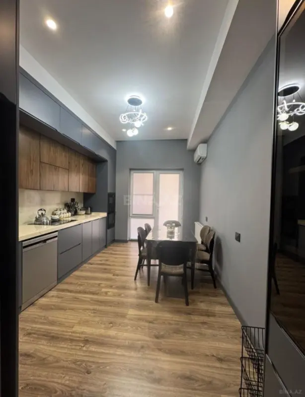 Kirayə verilir 3 otaqlı mənzil 140 m²