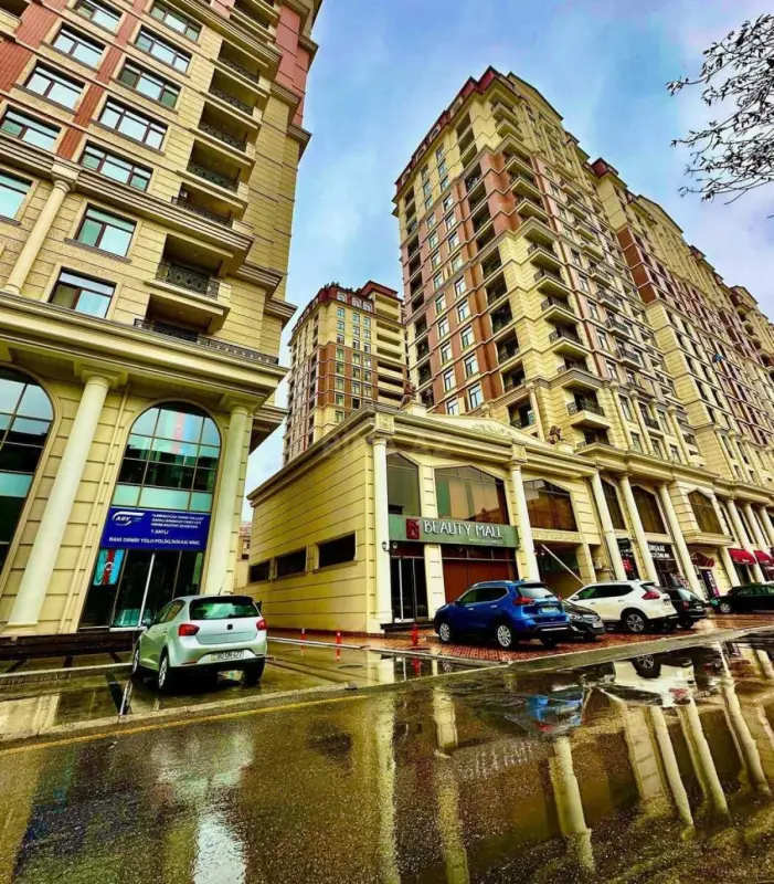 Satılır 3 otaqlı mənzil 114 m²