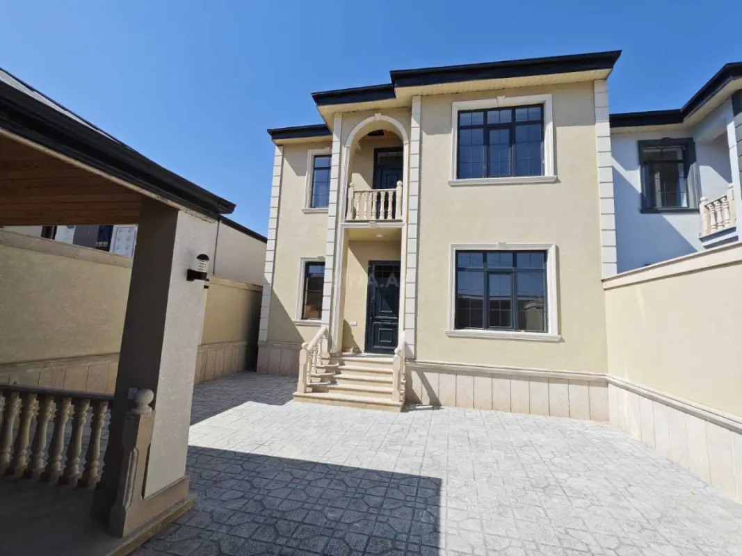 Satılır 4 otaqlı həyət evi 220 m²
