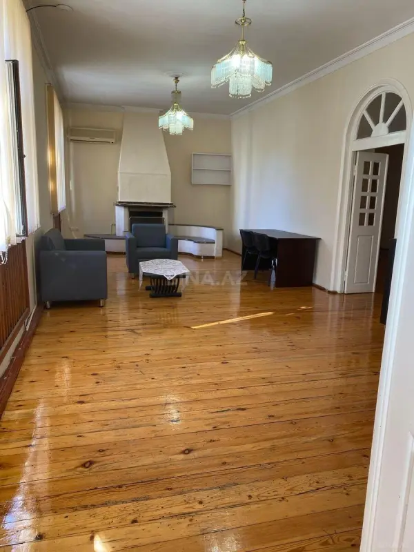 Kirayə verilir 7 otaqlı həyət evi 500 m²