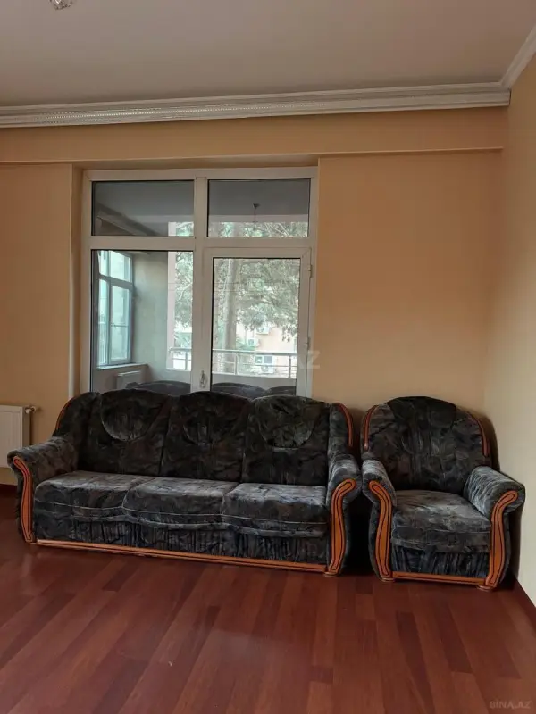 Kirayə verilir 2 otaqlı mənzil 90 m²