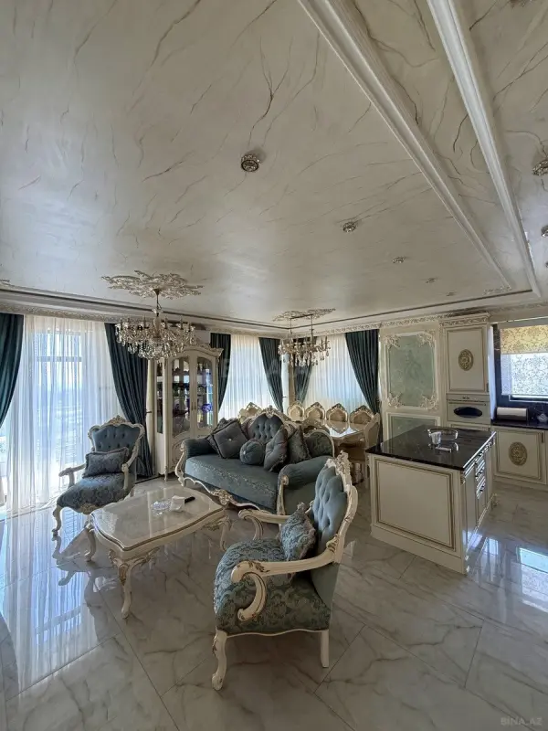 Satılır 3 otaqlı mənzil 143.5 m²
