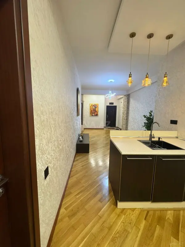 Satılır 2 otaqlı mənzil 61 m²