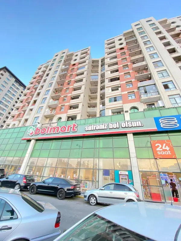Kirayə verilir 3 otaqlı mənzil 135 m²