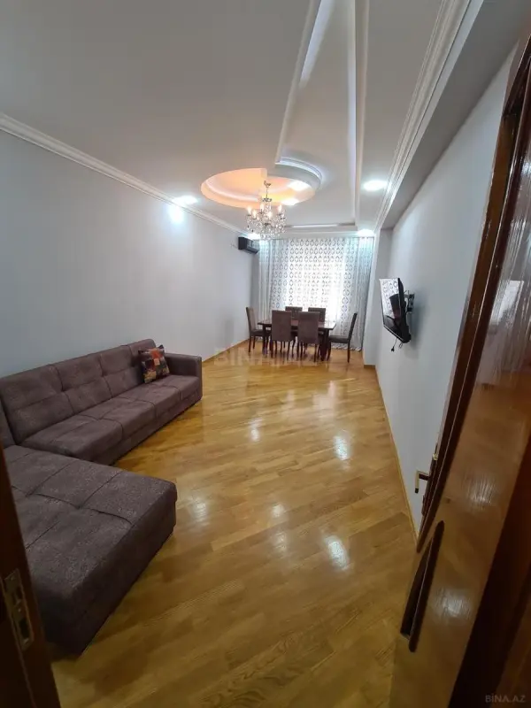 Kirayə verilir 2 otaqlı mənzil 90 m²