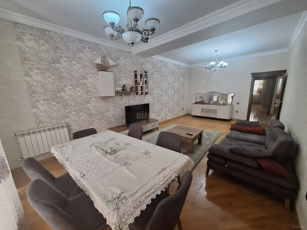 Kirayə verilir 3 otaqlı mənzil 150 m²
