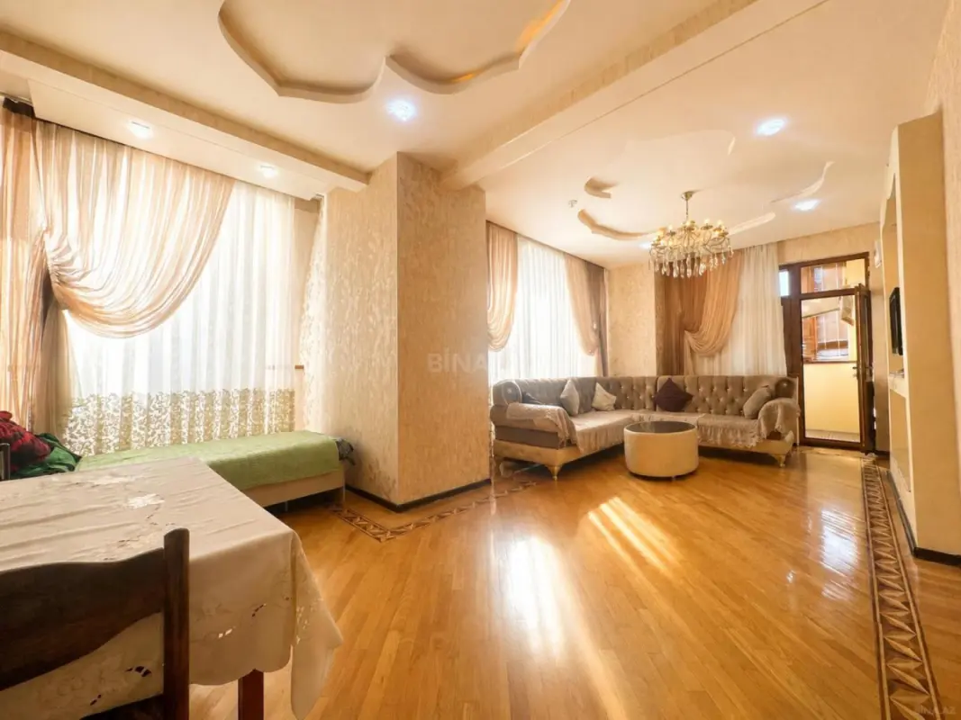 Kirayə verilir 4 otaqlı mənzil 140 m²
