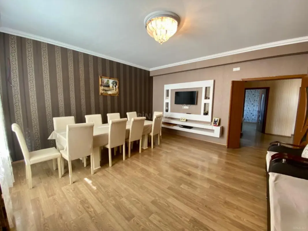Satılır 4 otaqlı mənzil 106 m²