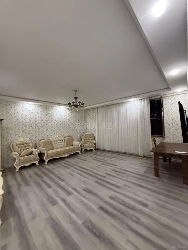 Kirayə verilir 3 otaqlı mənzil 148 m²
