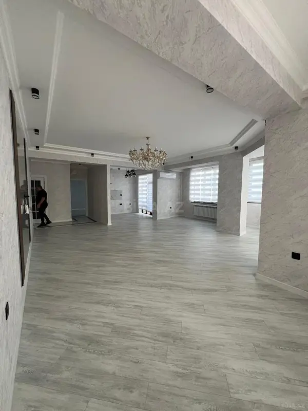 Kirayə verilir 4 otaqlı ofis 185 m²