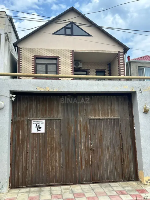Satılır 5 otaqlı həyət evi 250 m²