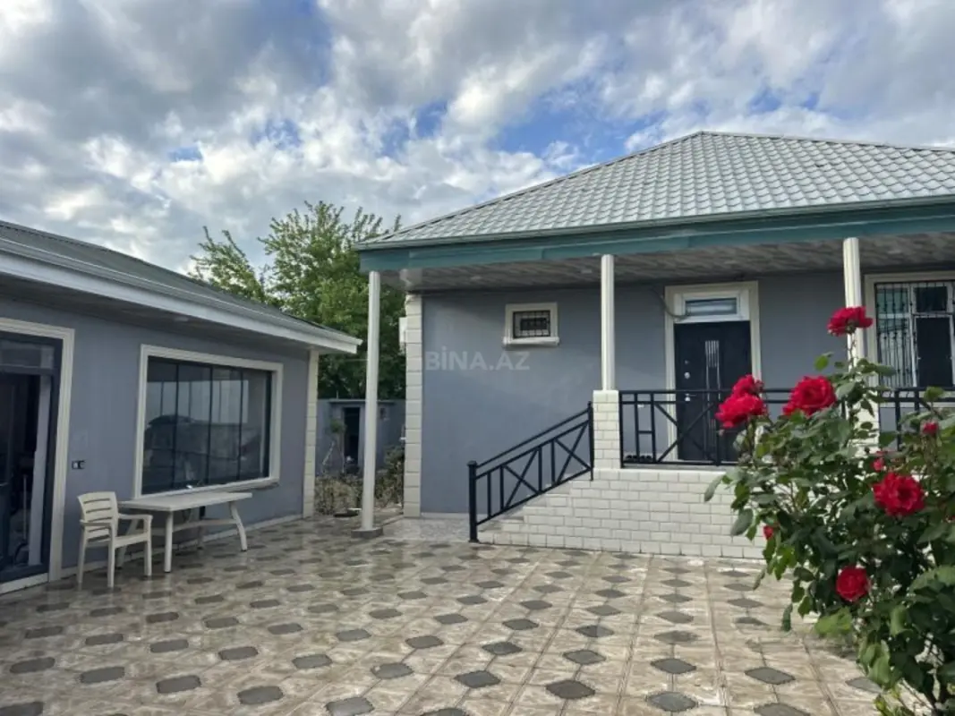 Satılır 4 otaqlı həyət evi 120 m²