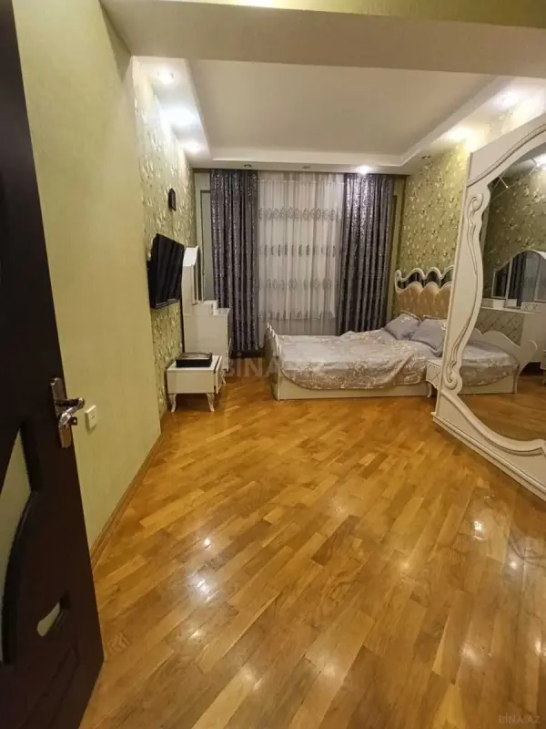 Satılır 3 otaqlı mənzil 115 m²