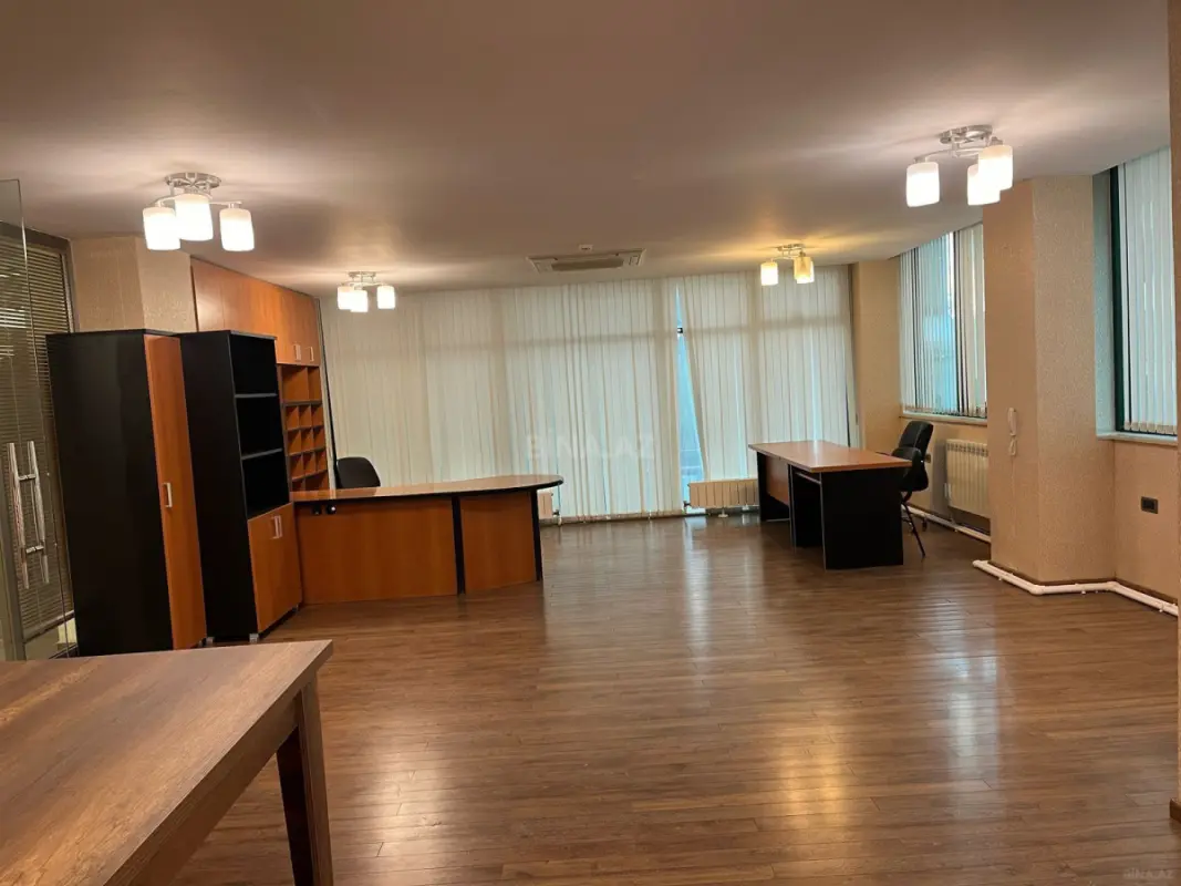 Kirayə verilir 6 otaqlı ofis 220 m²