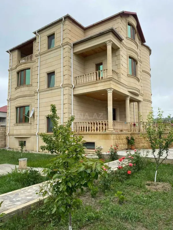 Satılır 5 otaqlı həyət evi 250 m²
