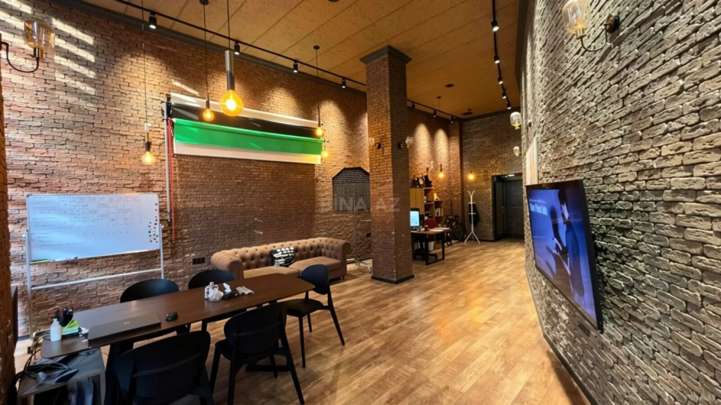 Satılır 3 otaqlı ofis 105 m²