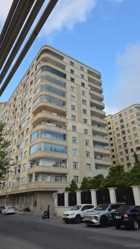 Kirayə verilir 3 otaqlı mənzil 140 m²