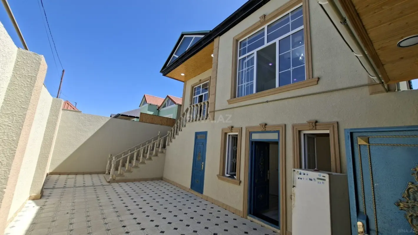 Satılır 6 otaqlı həyət evi 180 m²