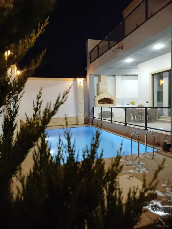 Satılır 5 otaqlı həyət evi 240 m²