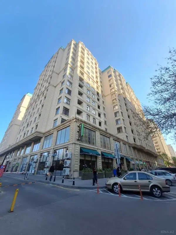 Satılır 3 otaqlı mənzil 112 m²