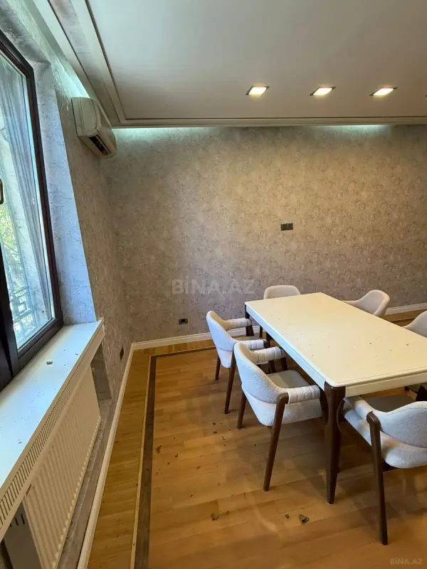 Kirayə verilir 2 otaqlı mənzil 120 m²