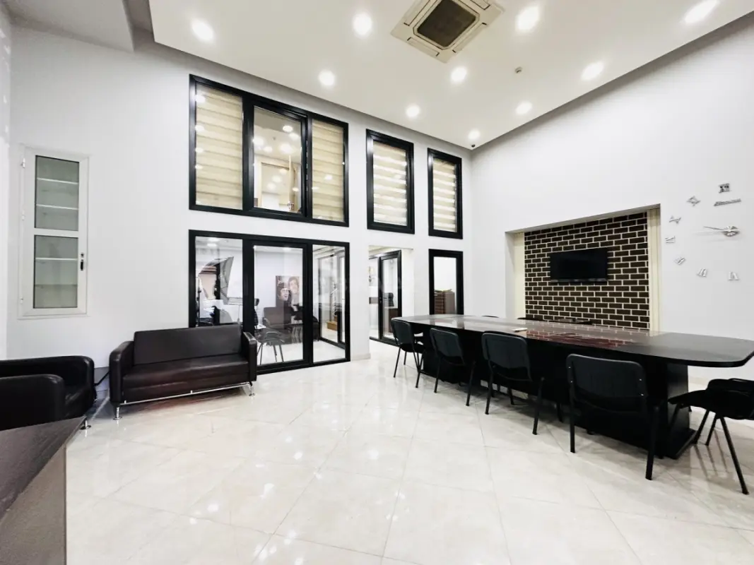 Kirayə verilir 5 otaqlı ofis 120 m²