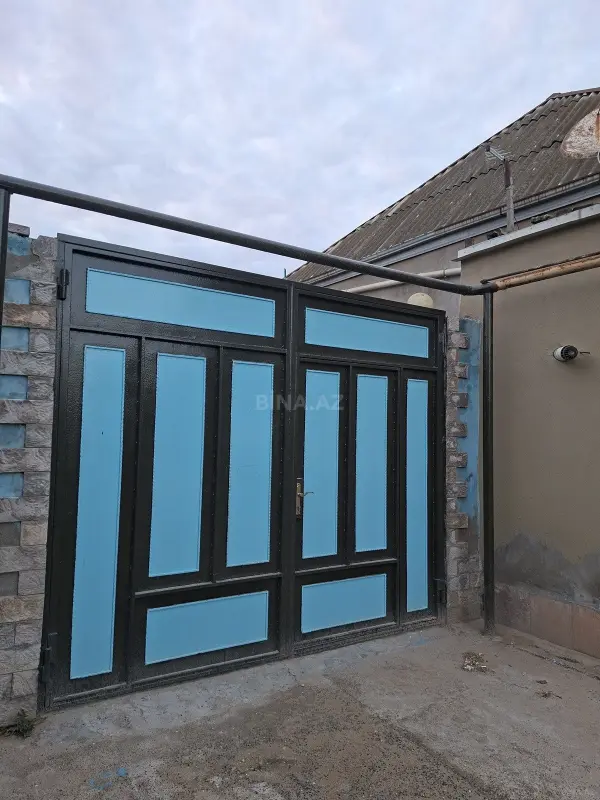 Satılır 6 otaqlı həyət evi 200 m²