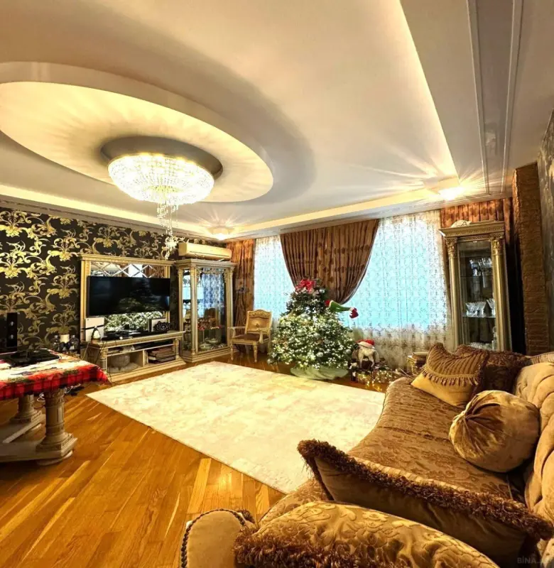 Satılır 3 otaqlı mənzil 136 m²