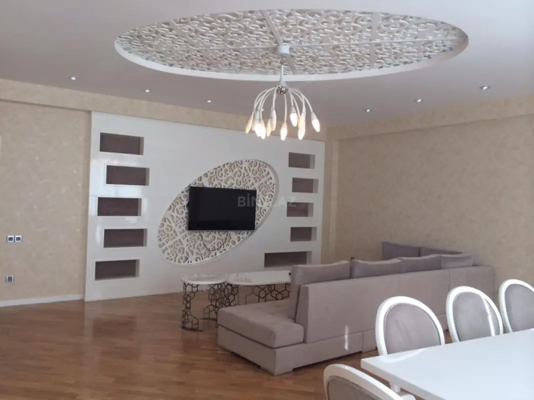 Kirayə verilir 4 otaqlı mənzil 200 m²
