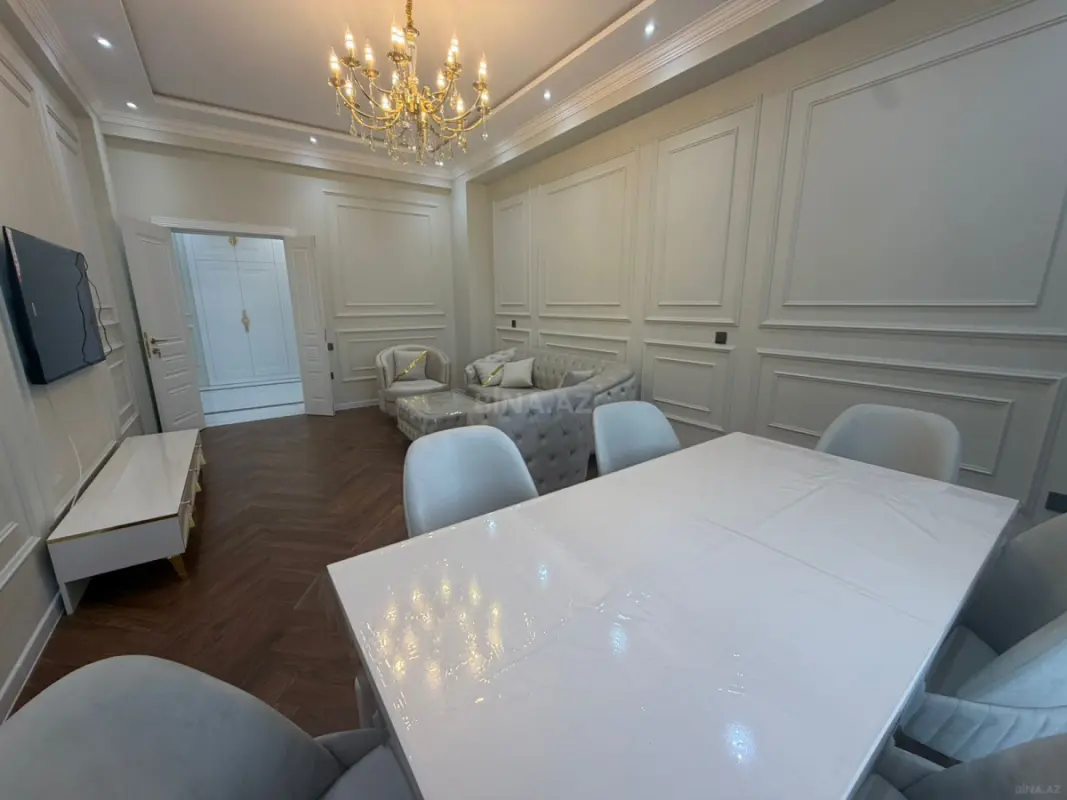 Kirayə verilir 4 otaqlı mənzil 175 m²