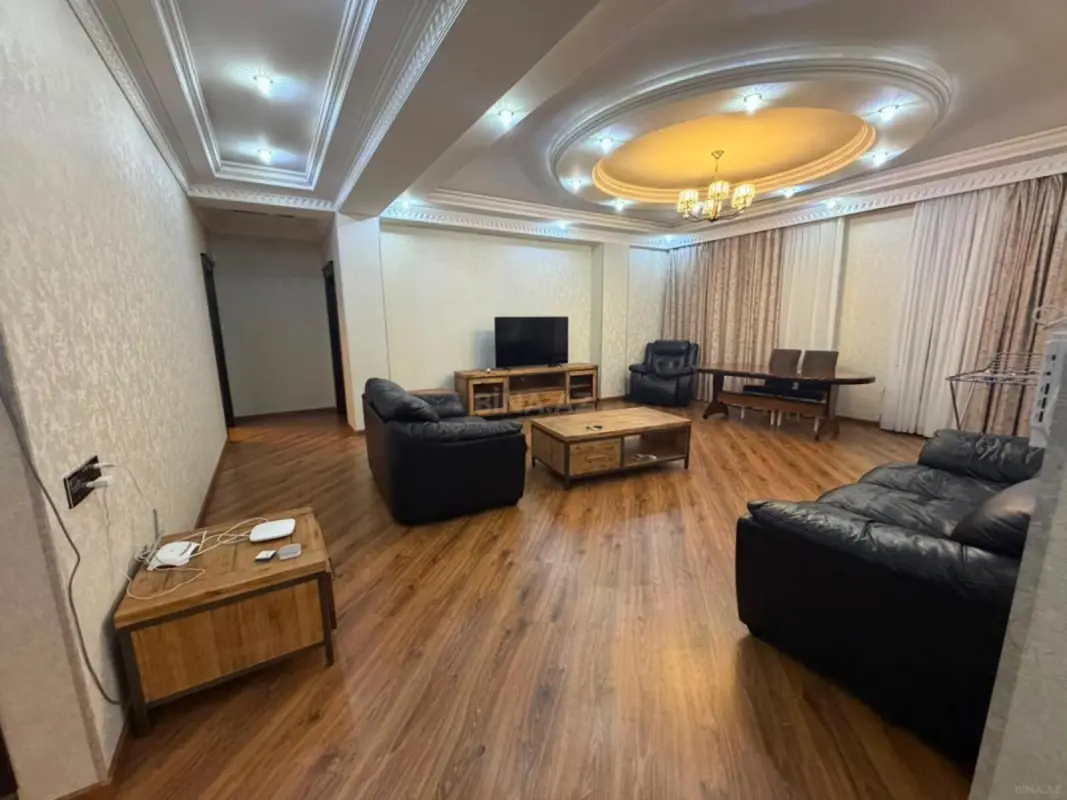 Satılır 4 otaqlı mənzil 155 m²