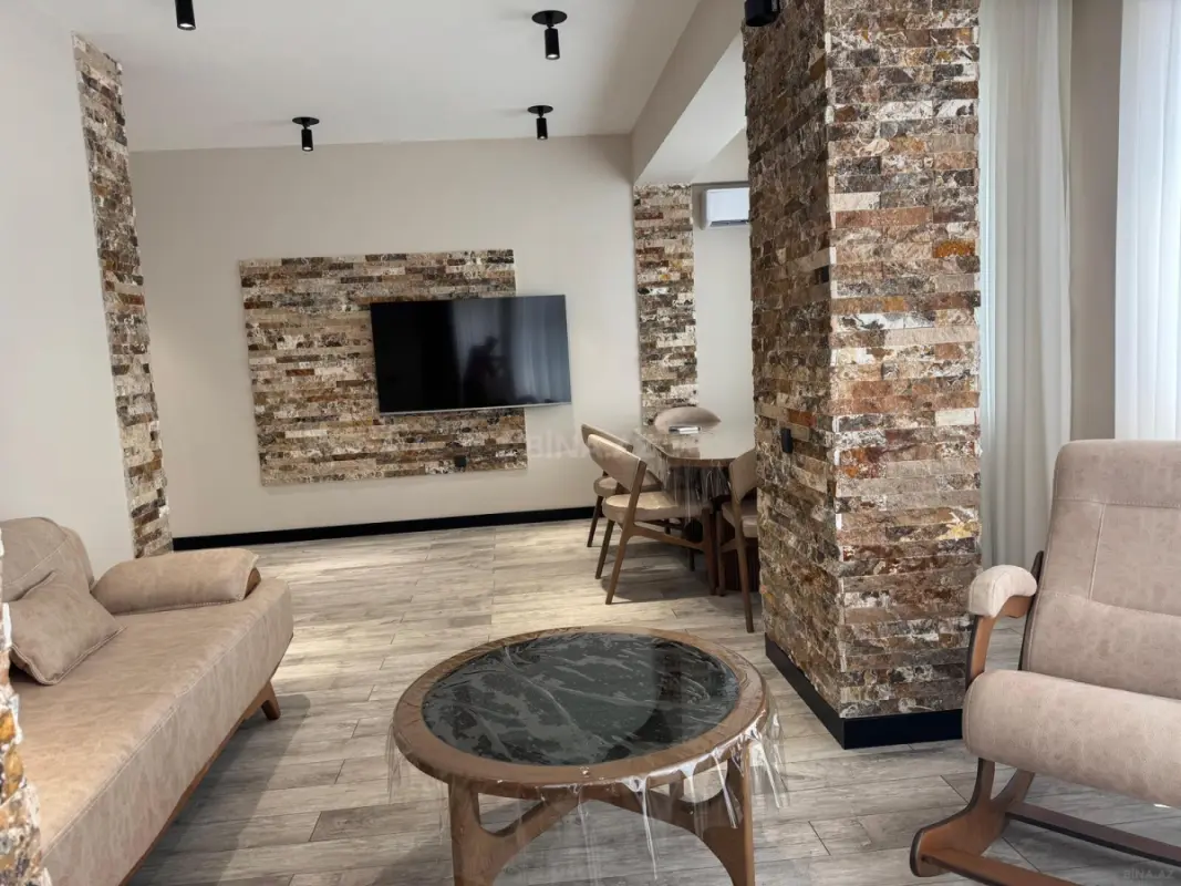 Kirayə verilir 3 otaqlı mənzil 135 m²
