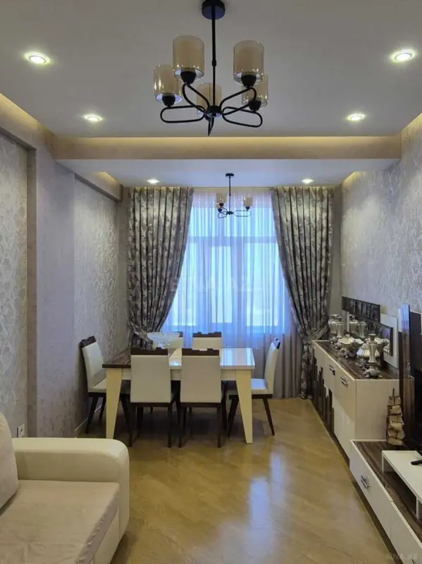 Satılır 3 otaqlı mənzil 100 m²