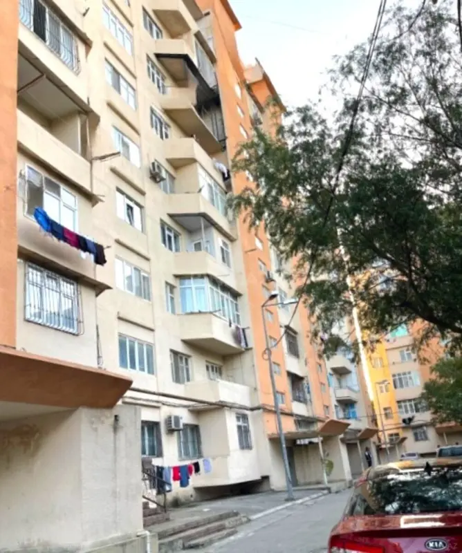 Satılır 4 otaqlı mənzil 90 m²
