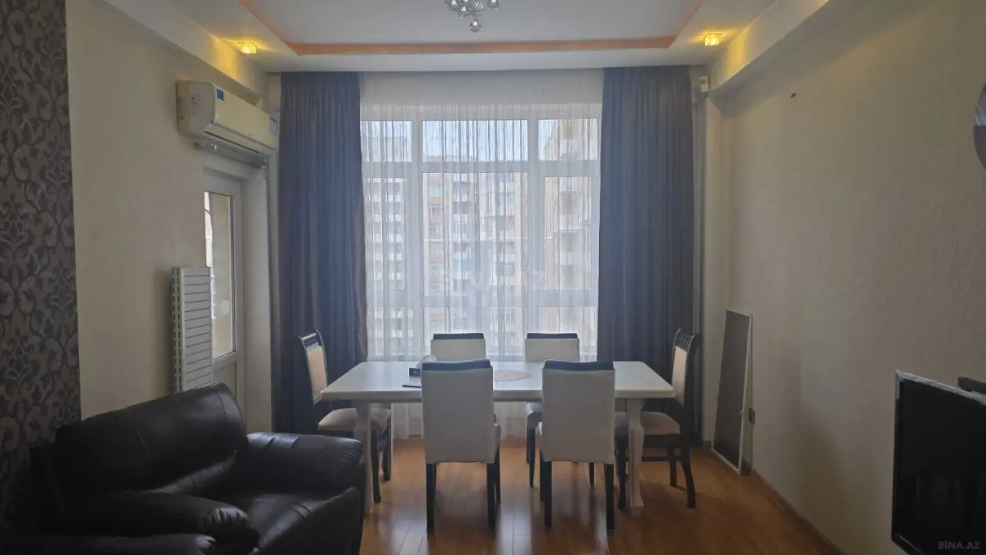 Kirayə verilir 2 otaqlı mənzil 90 m²
