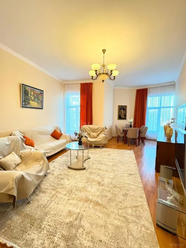 Kirayə verilir 2 otaqlı mənzil 100 m²