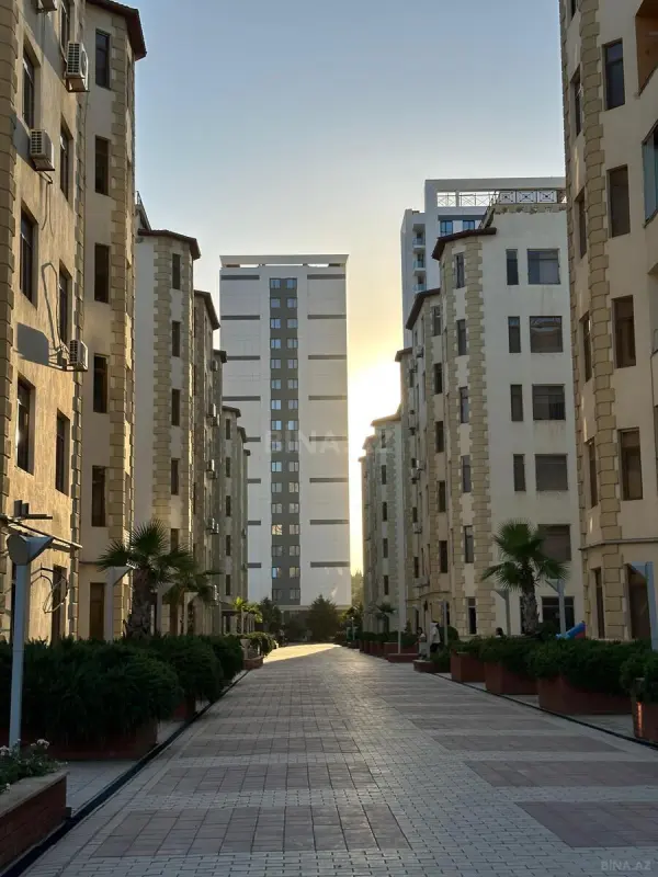 Kirayə verilir 4 otaqlı mənzil 220 m²