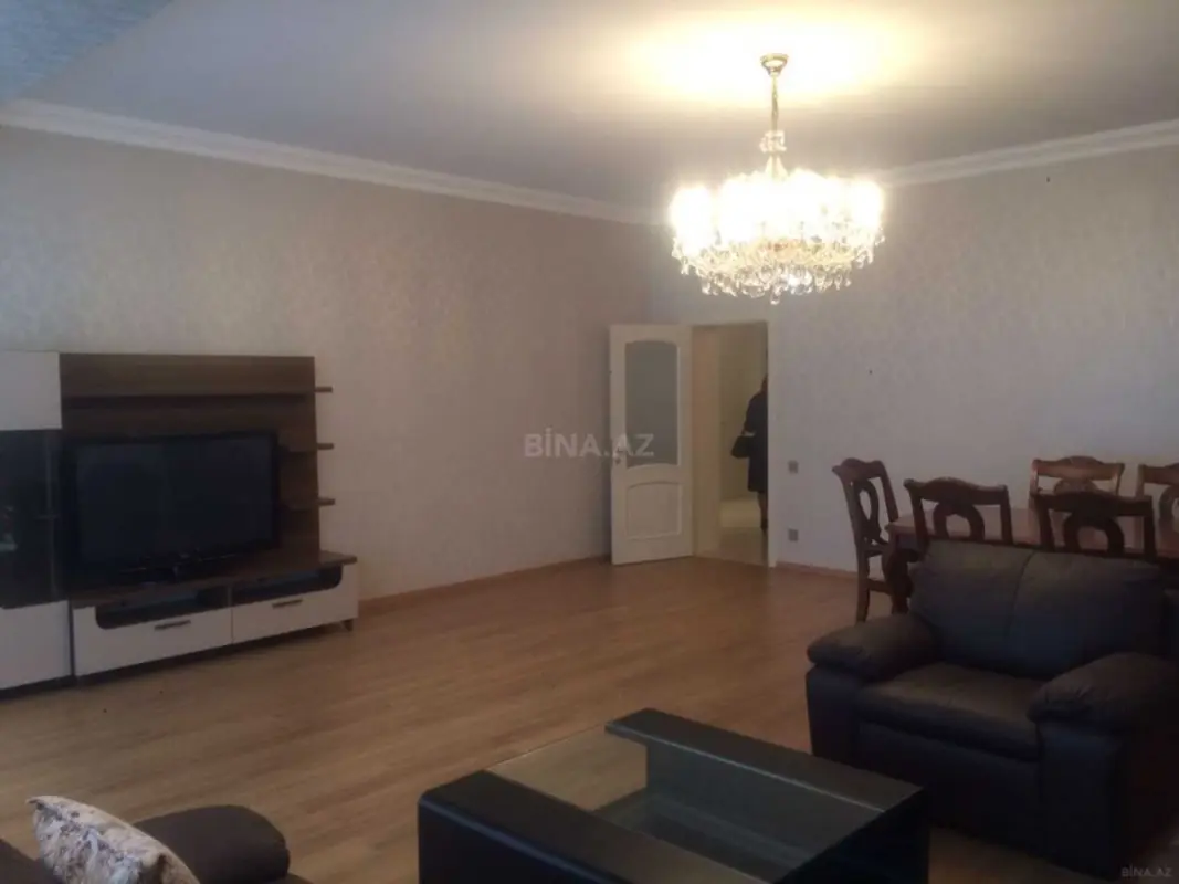 Kirayə verilir 3 otaqlı mənzil 160 m²