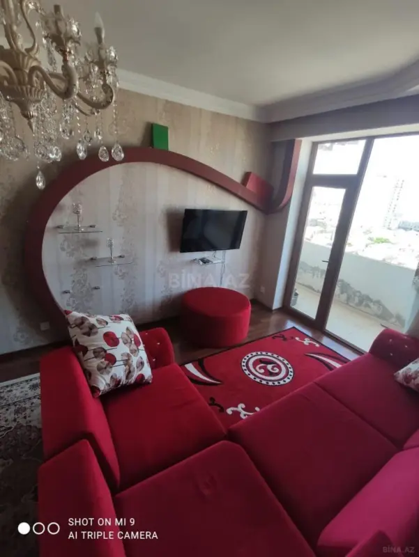 Kirayə verilir 2 otaqlı mənzil 110 m²