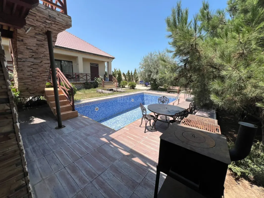 Satılır 5 otaqlı həyət evi 175 m²