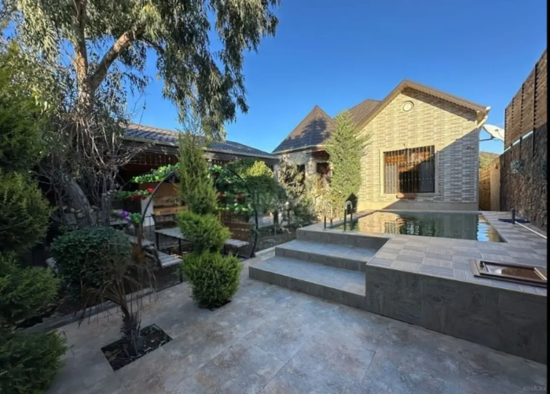 Satılır 4 otaqlı həyət evi 175 m²