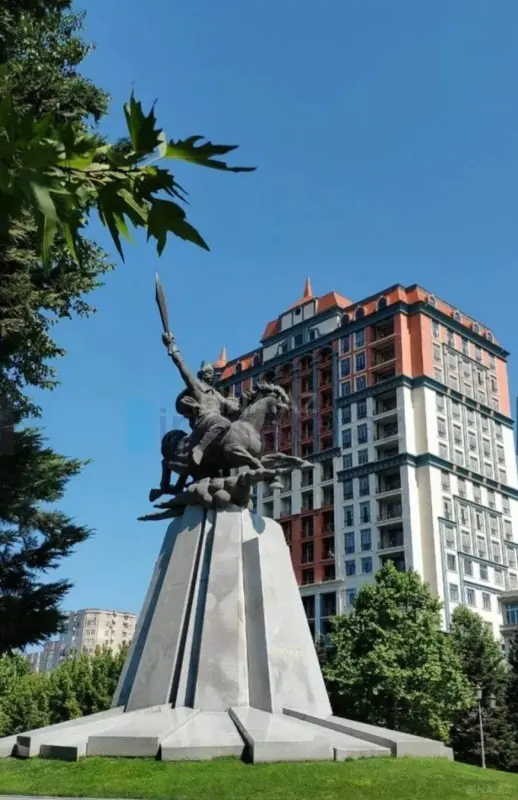 Satılır 2 otaqlı mənzil 73 m²