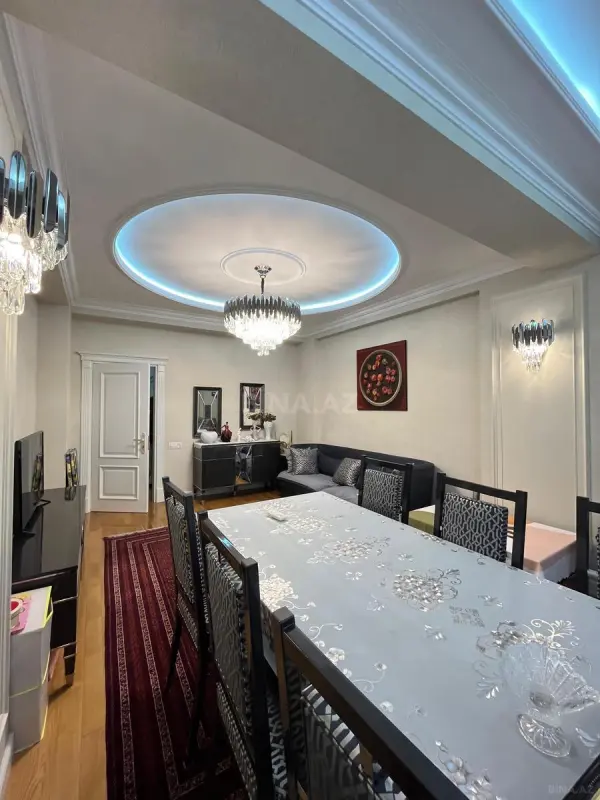 Satılır 2 otaqlı mənzil 114 m²